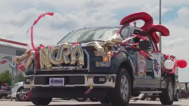 Del Valle celebrates seniors at Circuit of the Americas