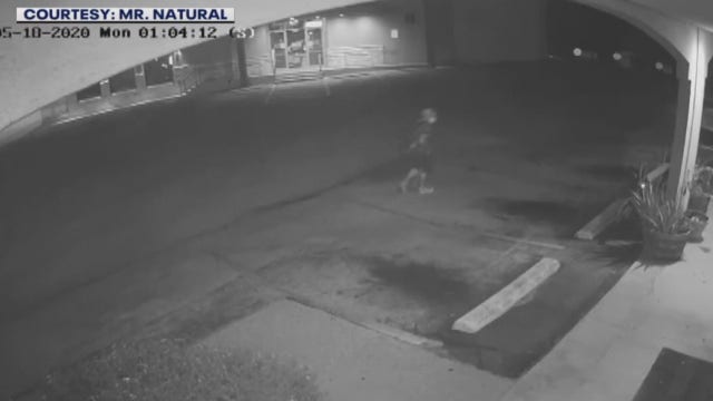 Caught on camera: Suspect burglarizes South Austin restaurant, vandalizes hair salon