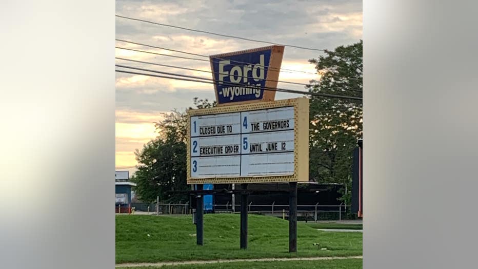 wjbk_ford wyoming sign_52920