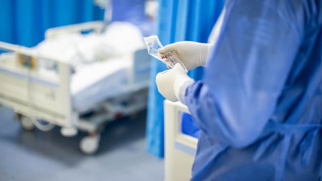 Texas hospitalizations below 7,000 for first time in weeks