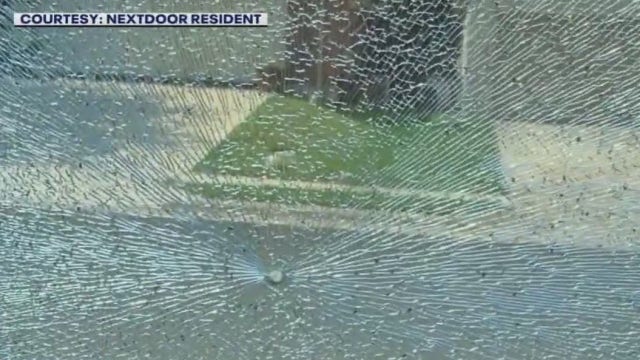 Woman struck, vehicles hit by BB gunshots in South Austin neighborhood, says resident