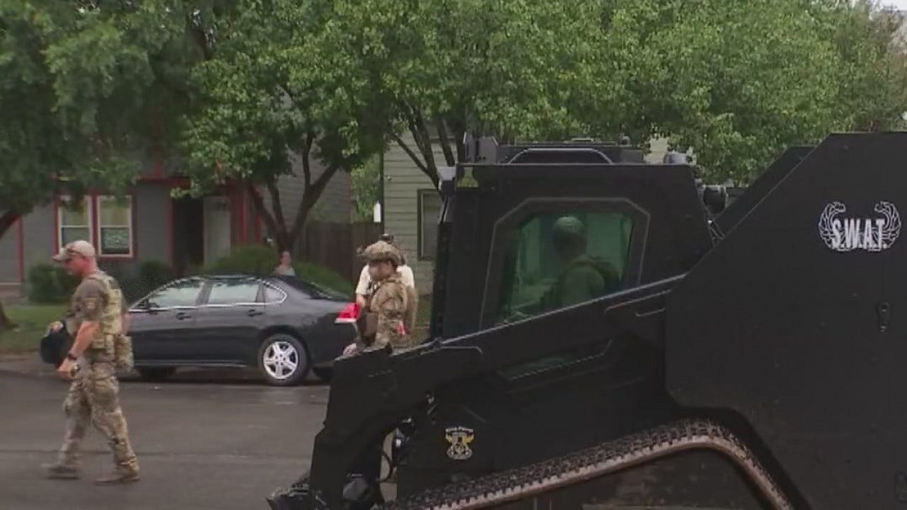 SWAT standoff continues in Southwest Austin