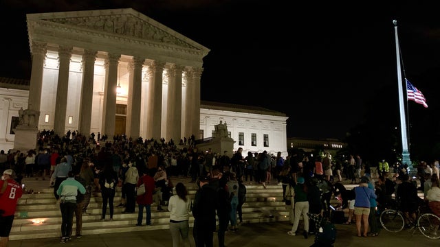 Hundreds gather outside of Supreme Court to mark passing of Justice Ruth Bader Ginsburg