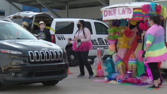 Round Rock Operation Blue Santa hosts drive-thru Trunk or Treat
