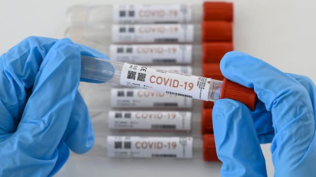 Can the novel coronavirus travel more than 6 feet in the air?