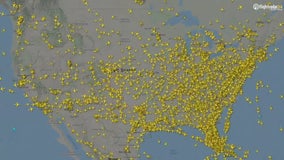 Flight radar captures pre-Christmas air travel over United States