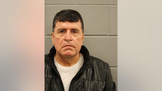 Fmr HPD captain charged with holding repairman at gunpoint in bogus voter-fraud scheme