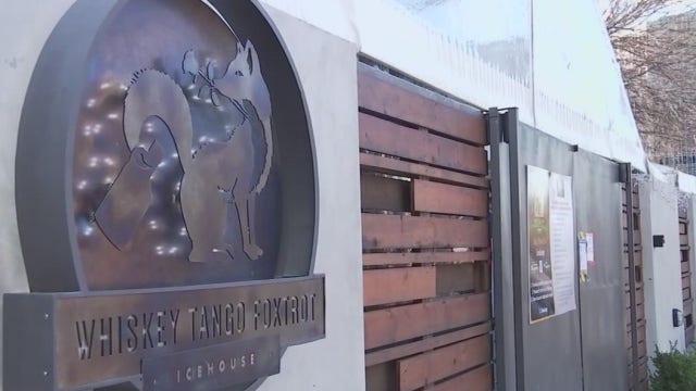 Restaurant owners react to guidelines recommending they go contactless