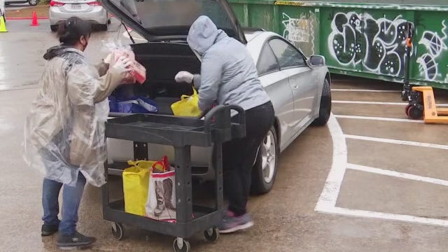 El Buen Samaritano holds food distribution event for families in need