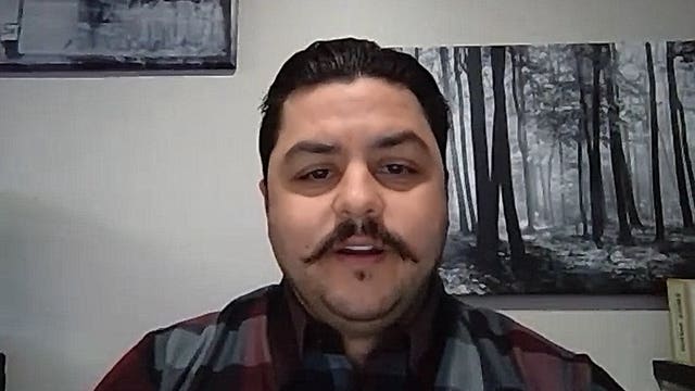 EMT who tried to save man who died of COVID-19 on flight says health officials didn't contact him for 10 days