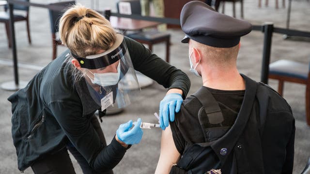 COVID-19 mutations are rapidly appearing as US surpasses 400,000 deaths