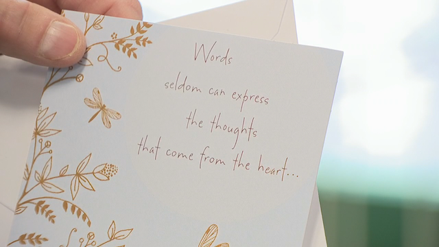 People drop off cards, letters to show support for victims of I-35W pileup