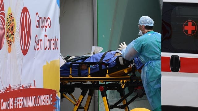 COVID-19 deaths falling but Americans 'must remain vigilant'