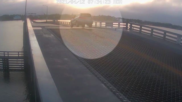Police try to identify driver accused of jumping Daytona Beach drawbridge