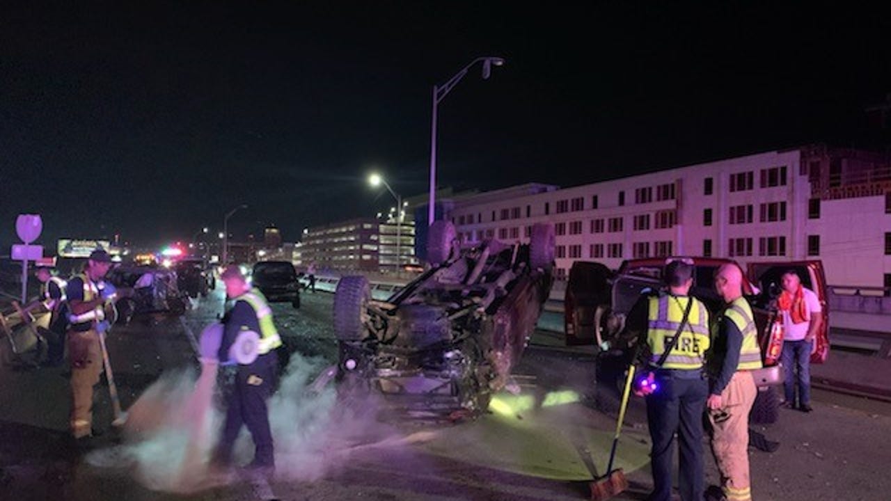 32 people involved in 18 car pileup on I35 upper deck