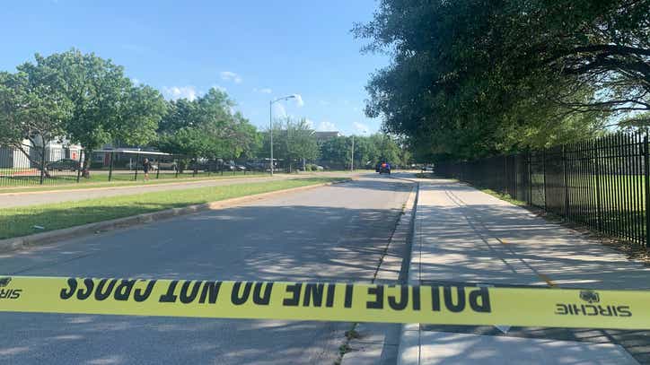 APD responding to armed barricaded subject in East Austin - Vimarsana News