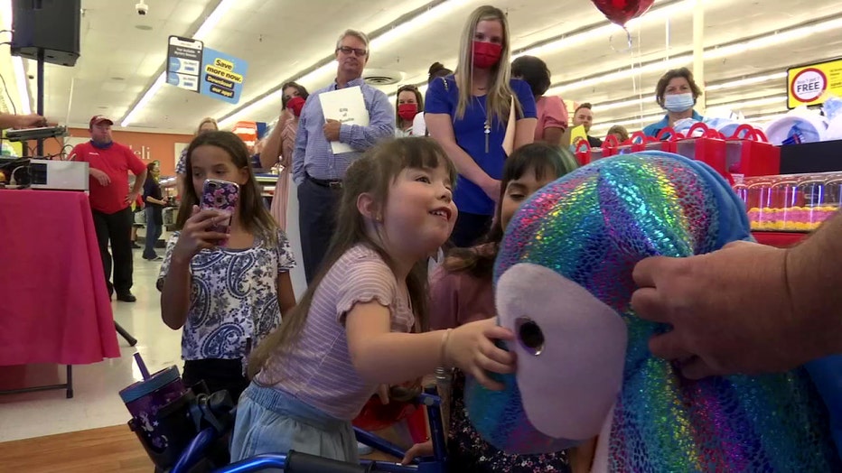 winn-dixie-celebrates-girl-with-cerebral-palsy-2.jpg