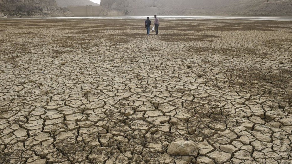 Dry lake bed1