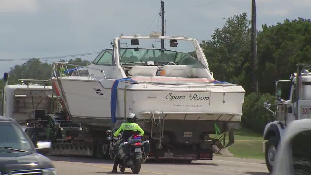 'Spare Room' is free: 41-foot boat stuck on Highway 71 for days removed