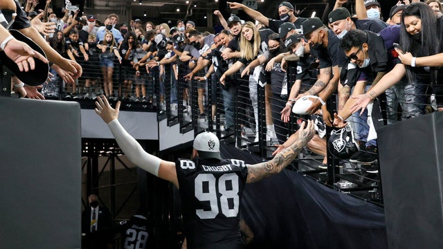 Las Vegas Raiders to require vaccines for fans at home games