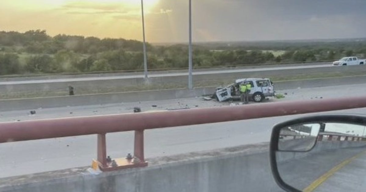 1 dead, 1 injured in rollover crash on MoPac in North Austin | FOX 7 Austin