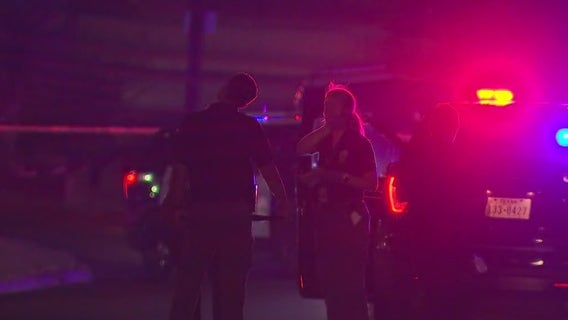 Police looking for suspects after two deadly shootings in SE Austin