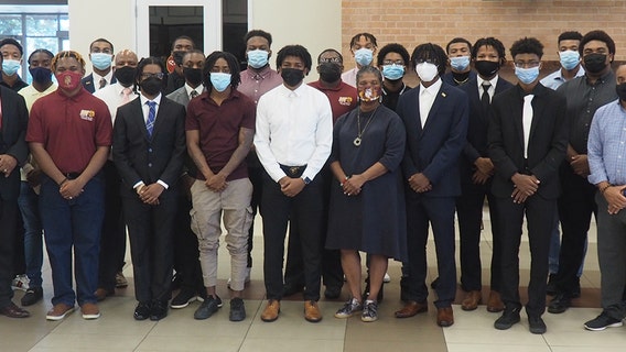 15 Huston-Tillotson freshmen named to Apple pre-ed scholars program