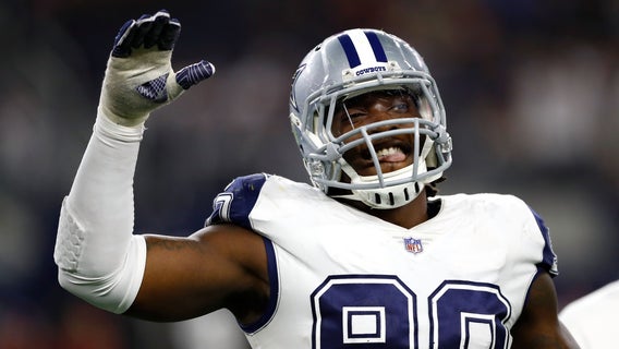 Reports: Cowboys’ DeMarcus Lawrence breaks foot during practice, out indefinitely