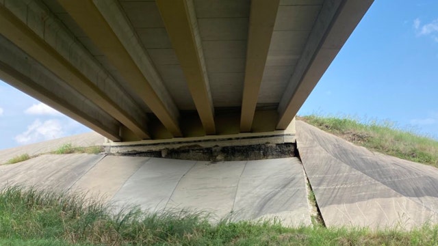 Concerns about damage to SH 45 bridge near 183 Frontage Road