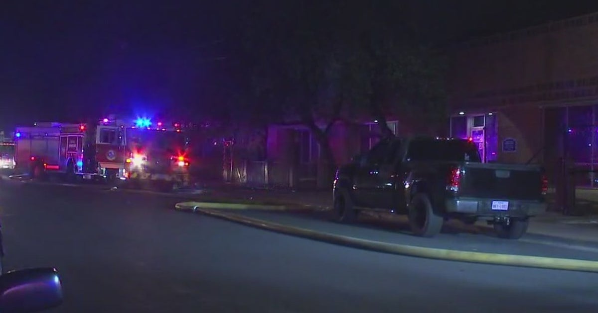 Fire at East Austin apartment complex under investigation | FOX 7 Austin