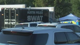 Police looking for man who prompted East Austin SWAT situation