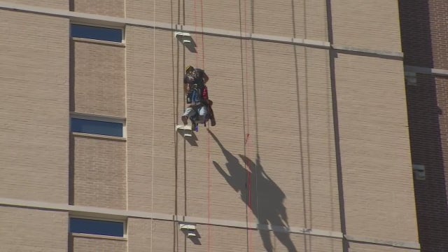 2 people involved in 'scaffolding malfunction' in downtown Austin