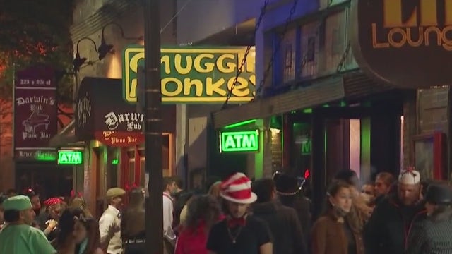Bars on Sixth Street gear up for busy Halloween night