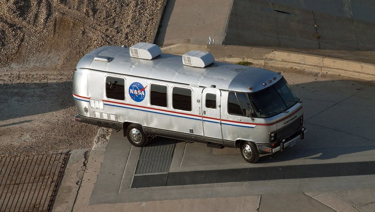 595274main_astrovan.jpg