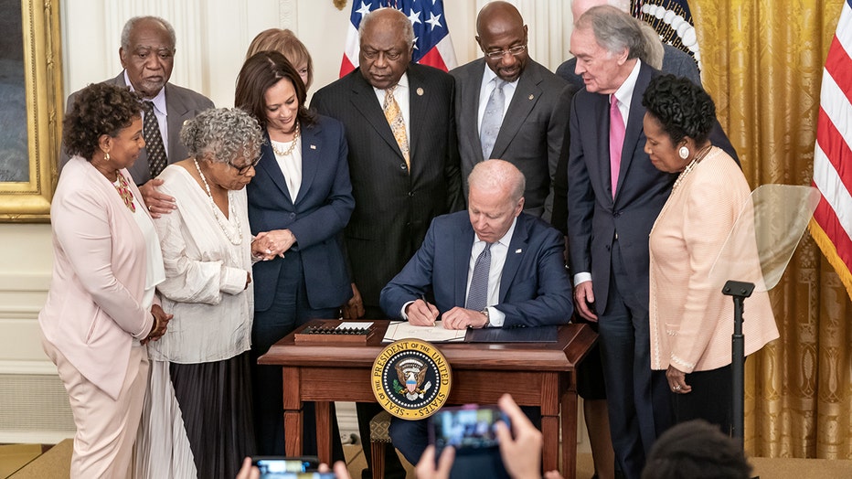 WH_President_Biden_Juneteenth_bill_signing.jpg