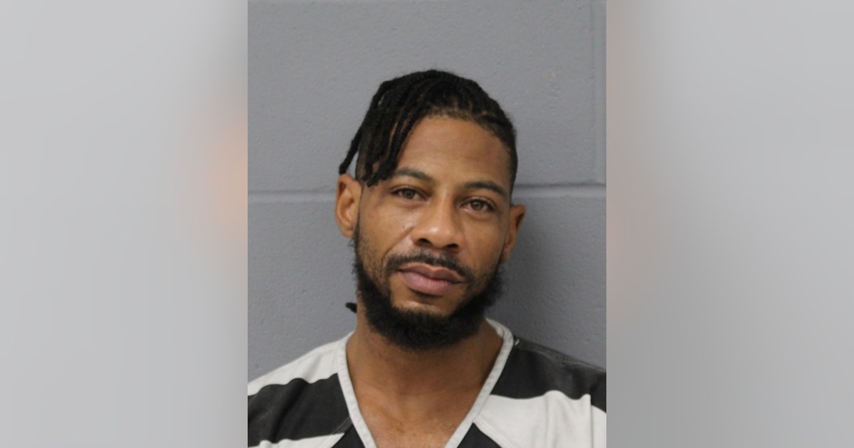 Austin man charged with DWI after hitting cop car, driving away | FOX 7 ...