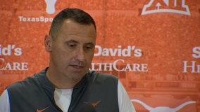 Texas’ losing skid marks debut season of struggle for Sark