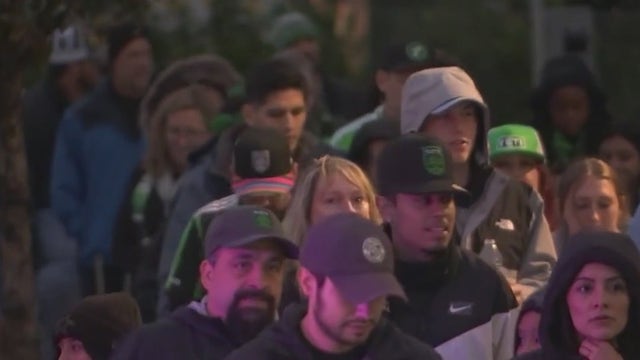 Austin FC fans brave elements for last home match of the first season
