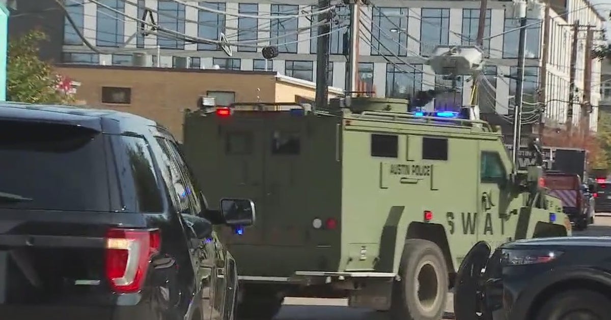 APD blocks off part of E 6th for several hours for SWAT call | FOX 7 Austin