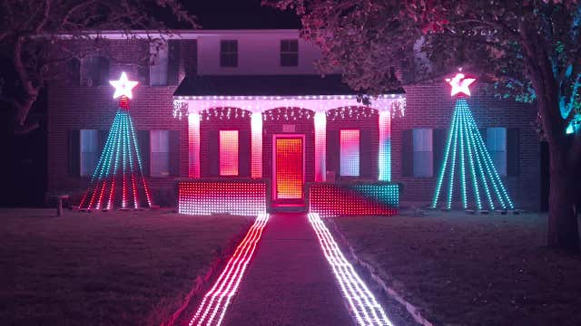Buda family makes holiday display for charity after cancer diagnosis
