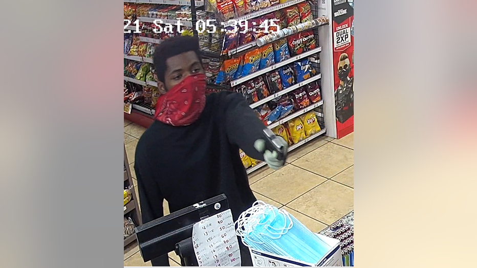 Police searching for 4 suspects in north Austin robbery