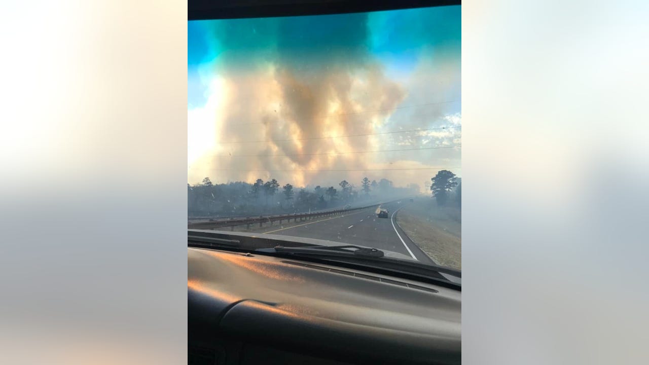 Rolling Pines Fire: Over 640 acres burned, 250 homes evacuated - Vimarsana News