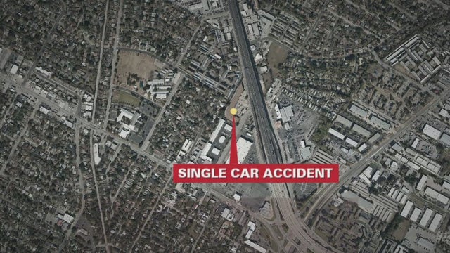North Austin car crash leaves two people hospitalized