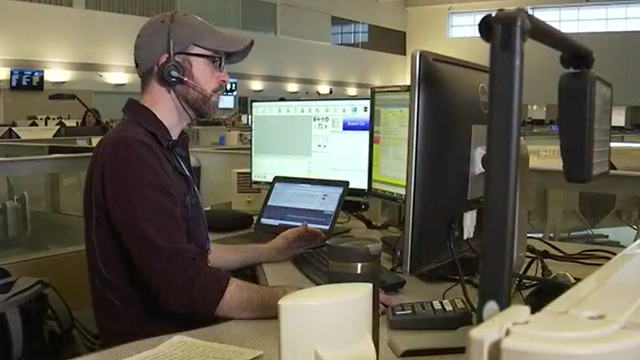 Austin resident left waiting nearly 10 minutes to speak with 911 operator
