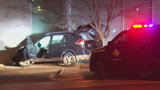 Car chase in downtown Austin, 2 people arrested