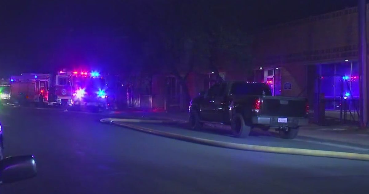 East Austin apartment building fire injures 7, including 3 children ...