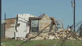 Elgin residents cleaning up after tornado ripped through town