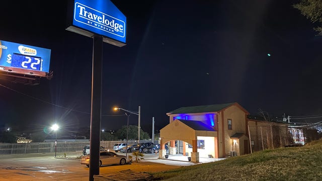 Shooting at South Austin hotel, police say 2 people injured