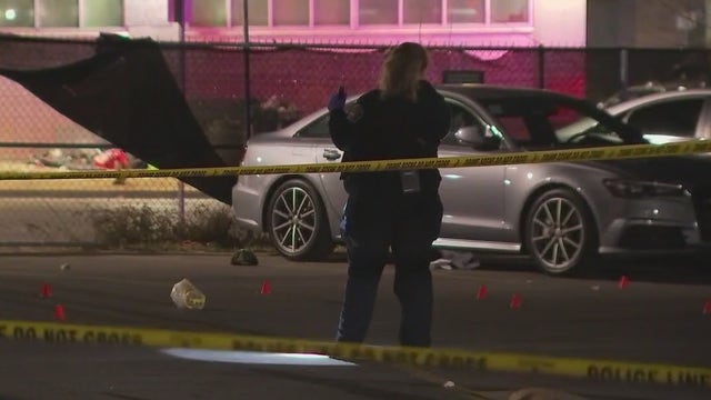 Downtown Austin shooting leaves 2 people hurt, police investigating