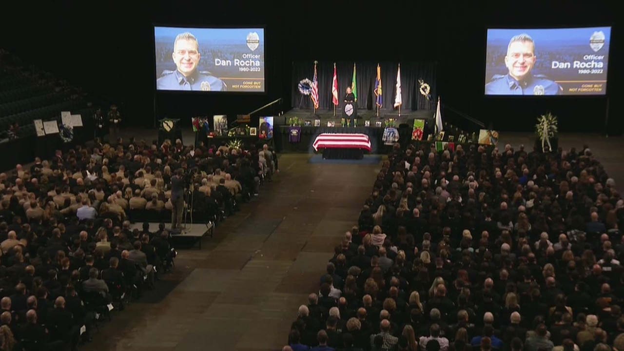 Community remembers fallen Everett Police Officer Dan Rocha - Vimarsana News